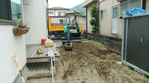 11アプローチ土壌入れ替え.JPG