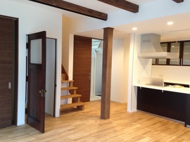 リビングから階段.JPGのサムネール画像